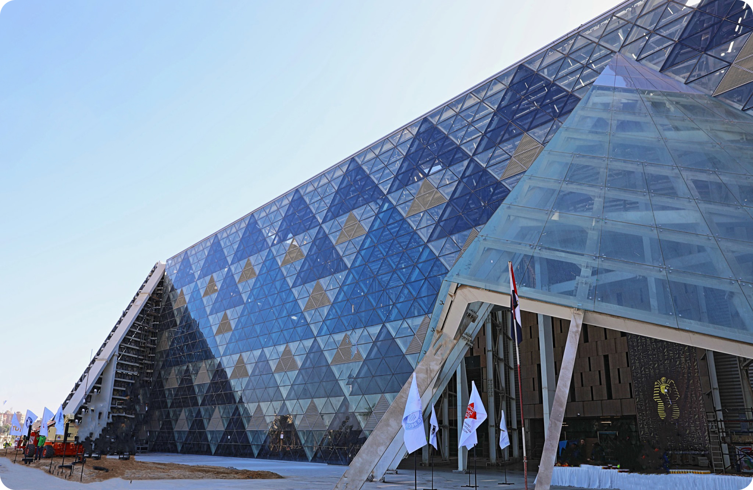 703287-المتحف-المصرى-الكبير (1)